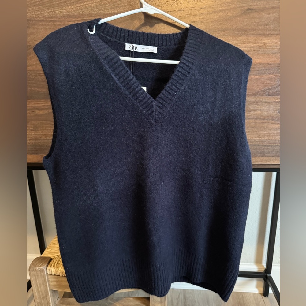 Zara V neck vest - navy - Size L